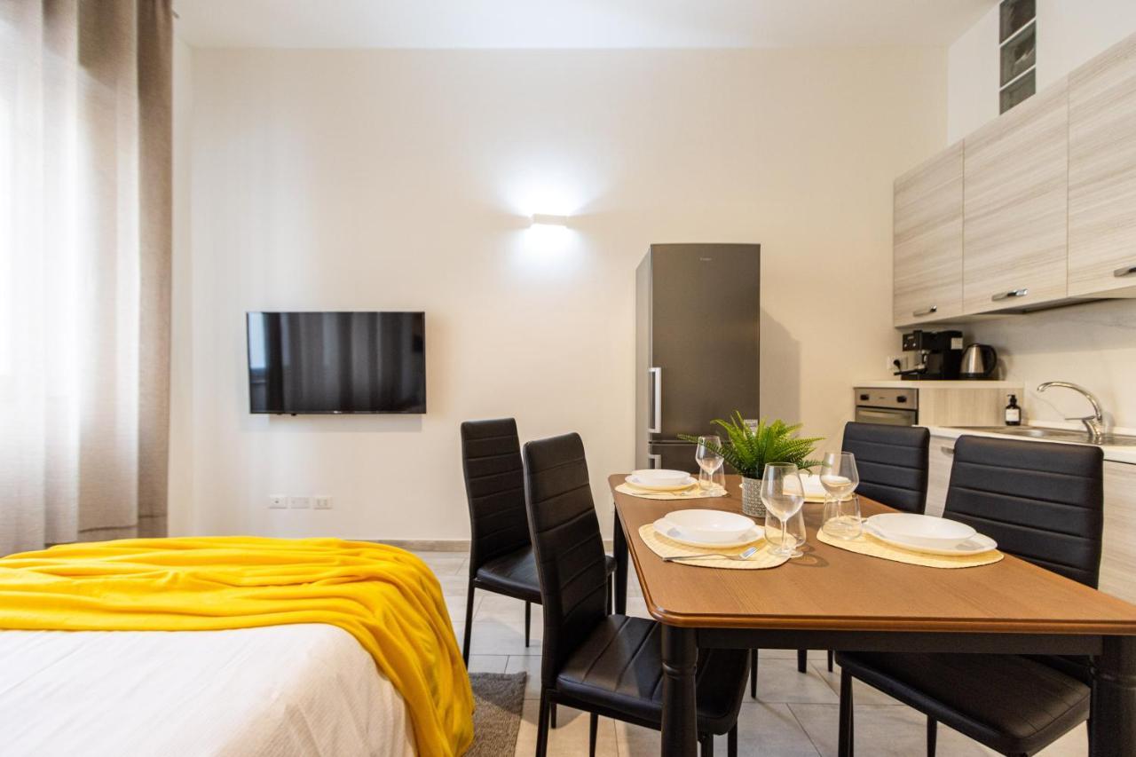 מילאנו Duomo A 20Minuti Comfort, Suite Vicino Aeroporto מראה חיצוני תמונה